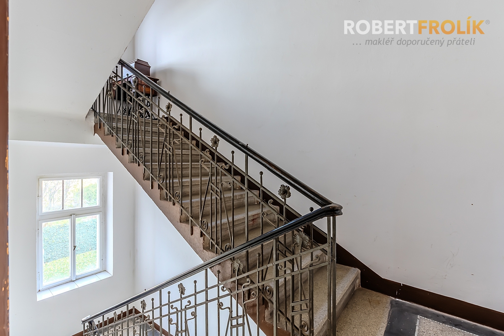 Nezařízený byt 2+1 (3+kk), se sdílenou zahrádkou -