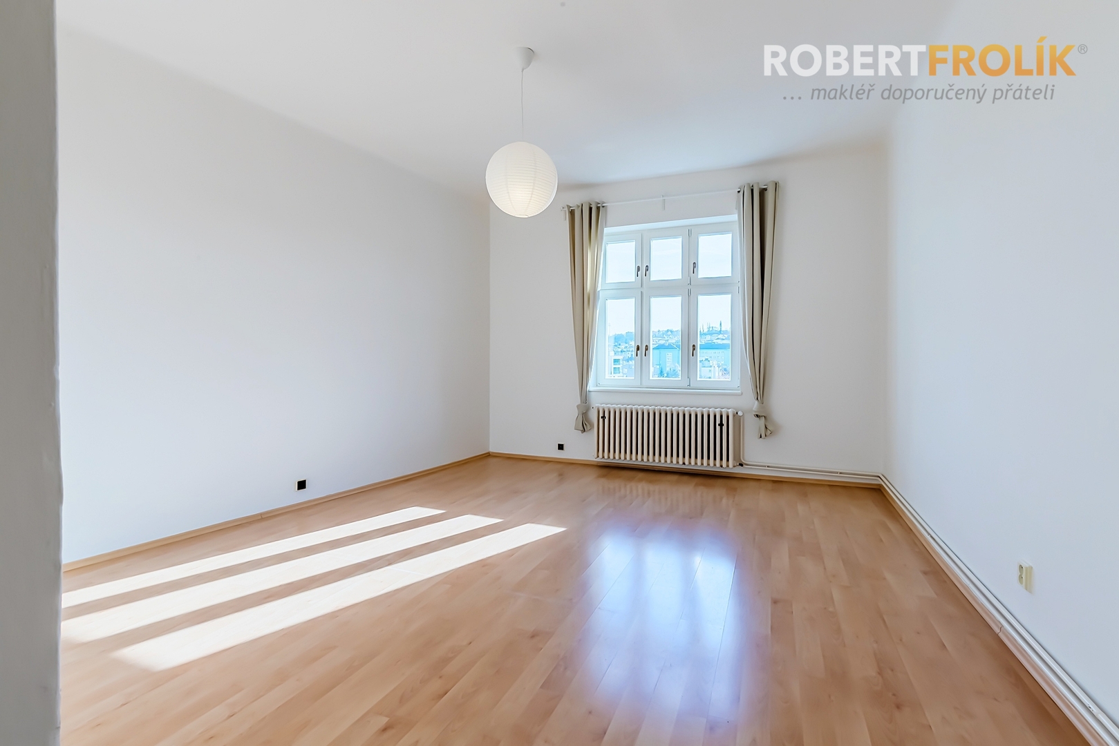 Nezařízený byt 2+1 (3+kk), se sdílenou zahrádkou -