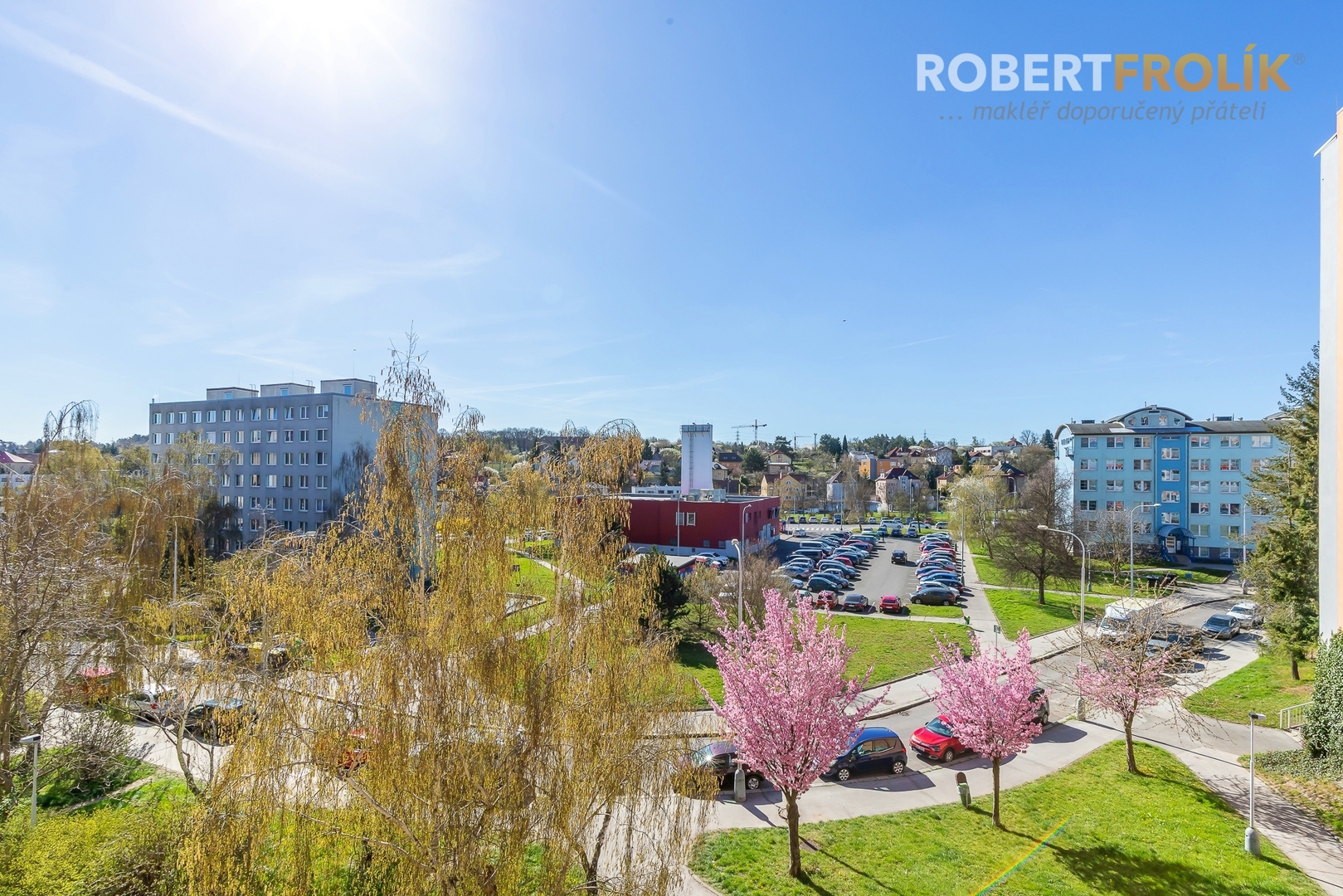 Částečně zrekonstruovaný byt 3+kk s lodžií - Praha