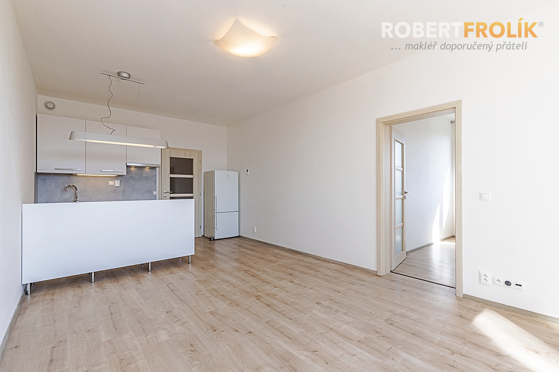 Nezařízený byt 2+kk s balkonem a garážovým stáním - Praha 9, Vysočany - Freyova - Residence Eliška - obývák
