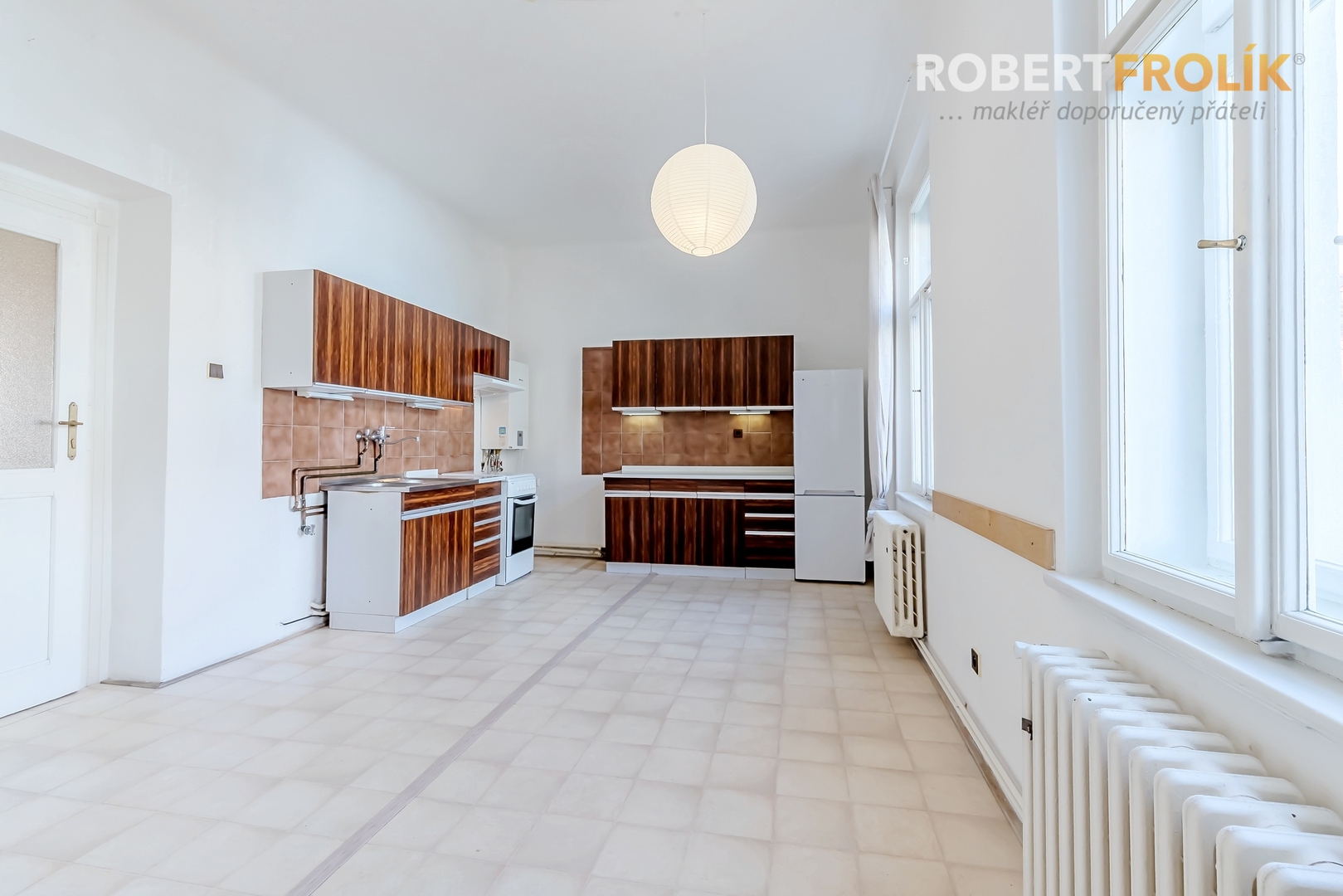 Nezařízený byt 2+1 (3+kk), se sdílenou zahrádkou -