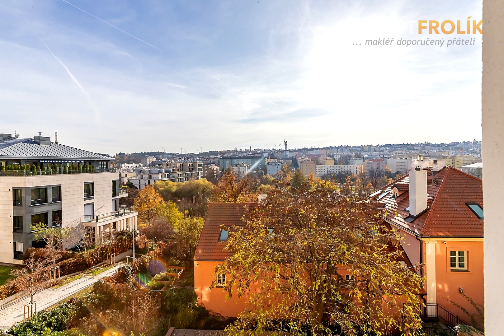 Nezařízený byt 2+1 (3+kk), se sdílenou zahrádkou -