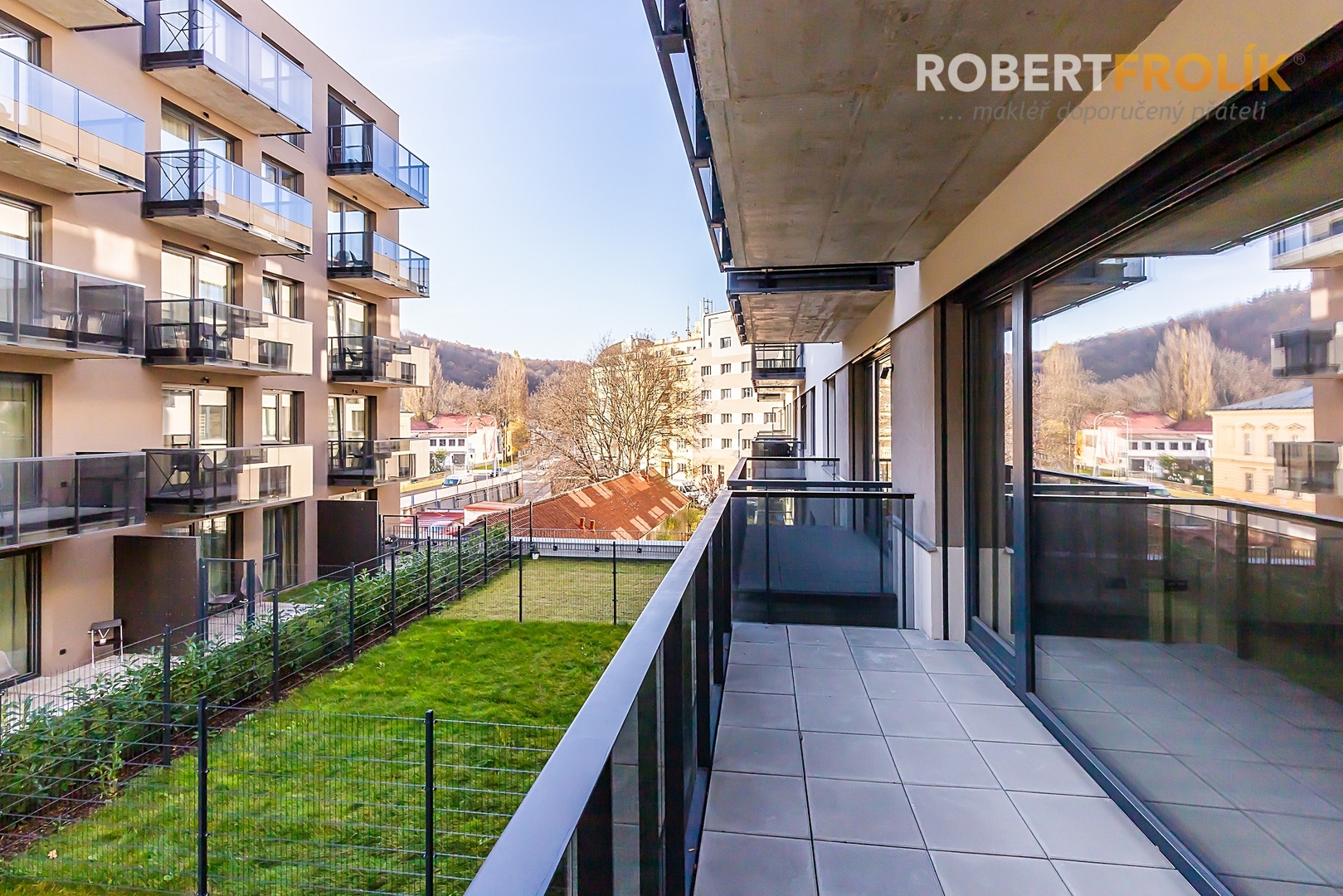 Nezařízený byt 3+kk s balkonem a garážovým stáním - Praha 5, Košíře - ul. Starokošířská - projekt Starokošířská Avenue - balkon