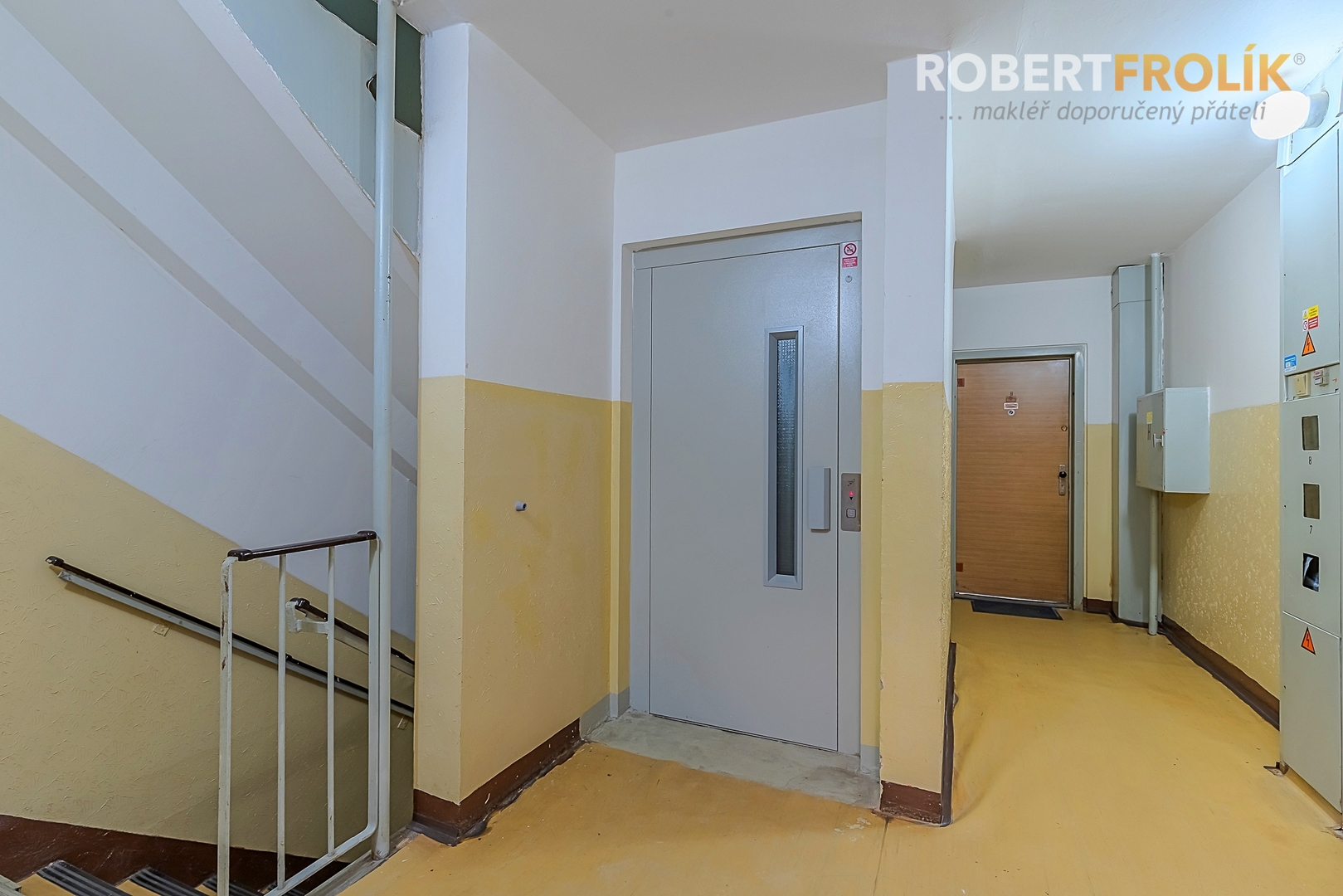 Částečně zrekonstruovaný byt 3+kk s lodžií - Praha