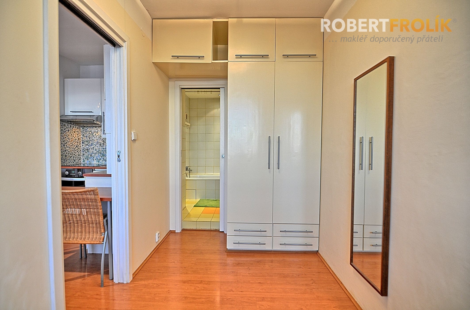 Zařízený byt 2+kk s lodžií - Praha 6, Ruzyně - Děd