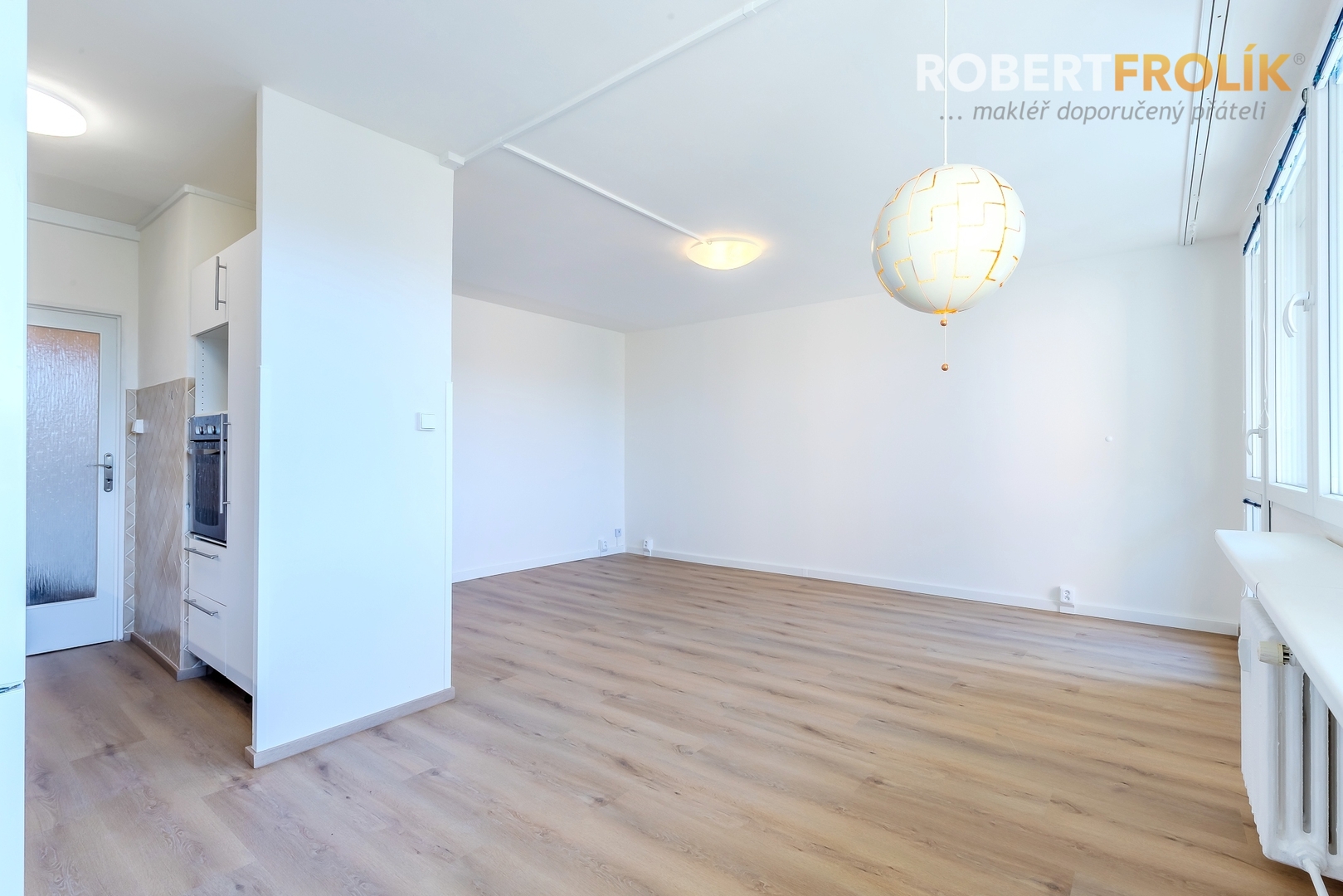 Částečně zrekonstruovaný byt 3+kk s lodžií - Praha