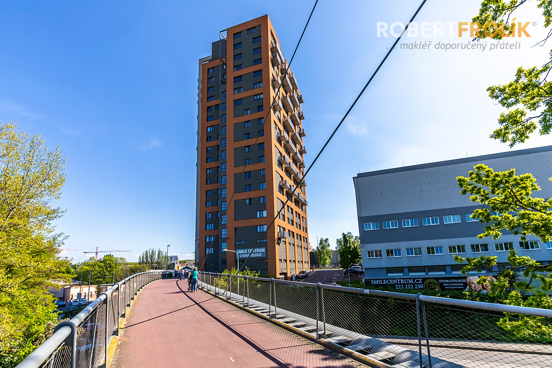 Nezařízený byt 2+kk s balkonem a garážovým stáním - Praha 9, Vysočany - Freyova - Residence Eliška - lávka k domu
