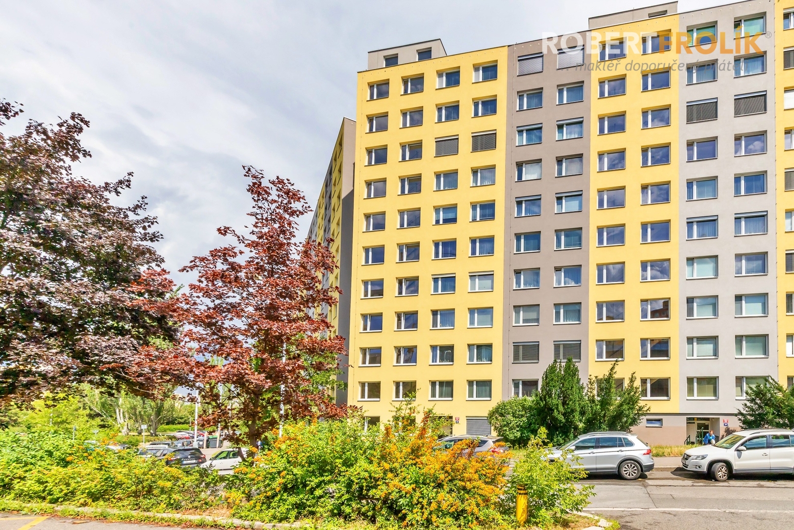 Zařízený byt 2+kk s lodžií - Praha 13, Stodůlky / Lužiny - Píškova - dům