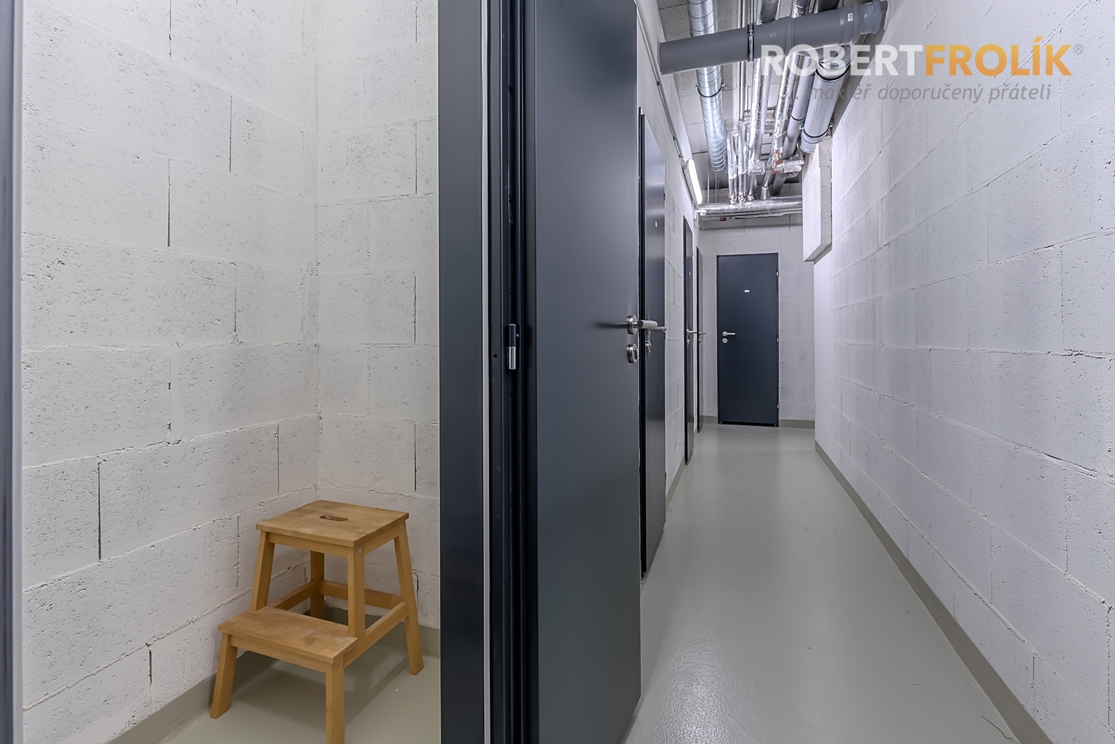 Nový byt 3+kk s balkonem a garážovým stáním - Praha 6, Lysolaje - projekt Lysolajský dvůr - sklep