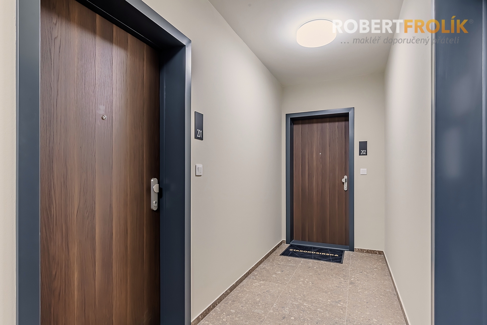 Nezařízený byt 3+kk s balkonem a garážovým stáním - Praha 5, Košíře - ul. Starokošířská - projekt Starokošířská Avenue - vstup do bytu