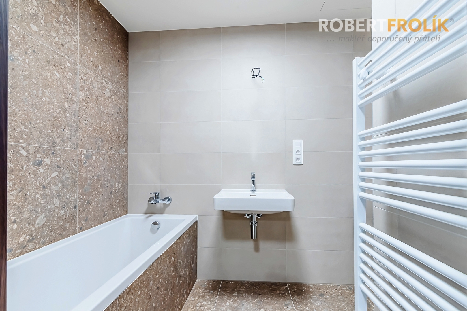 Nezařízený byt 3+kk s balkonem a garážovým stáním - Praha 5, Košíře - ul. Starokošířská - projekt Starokošířská Avenue - koupelna