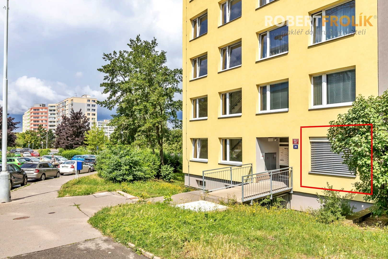 Zařízený byt 2+kk s lodžií - Praha 13, Stodůlky / Lužiny - Píškova - dům