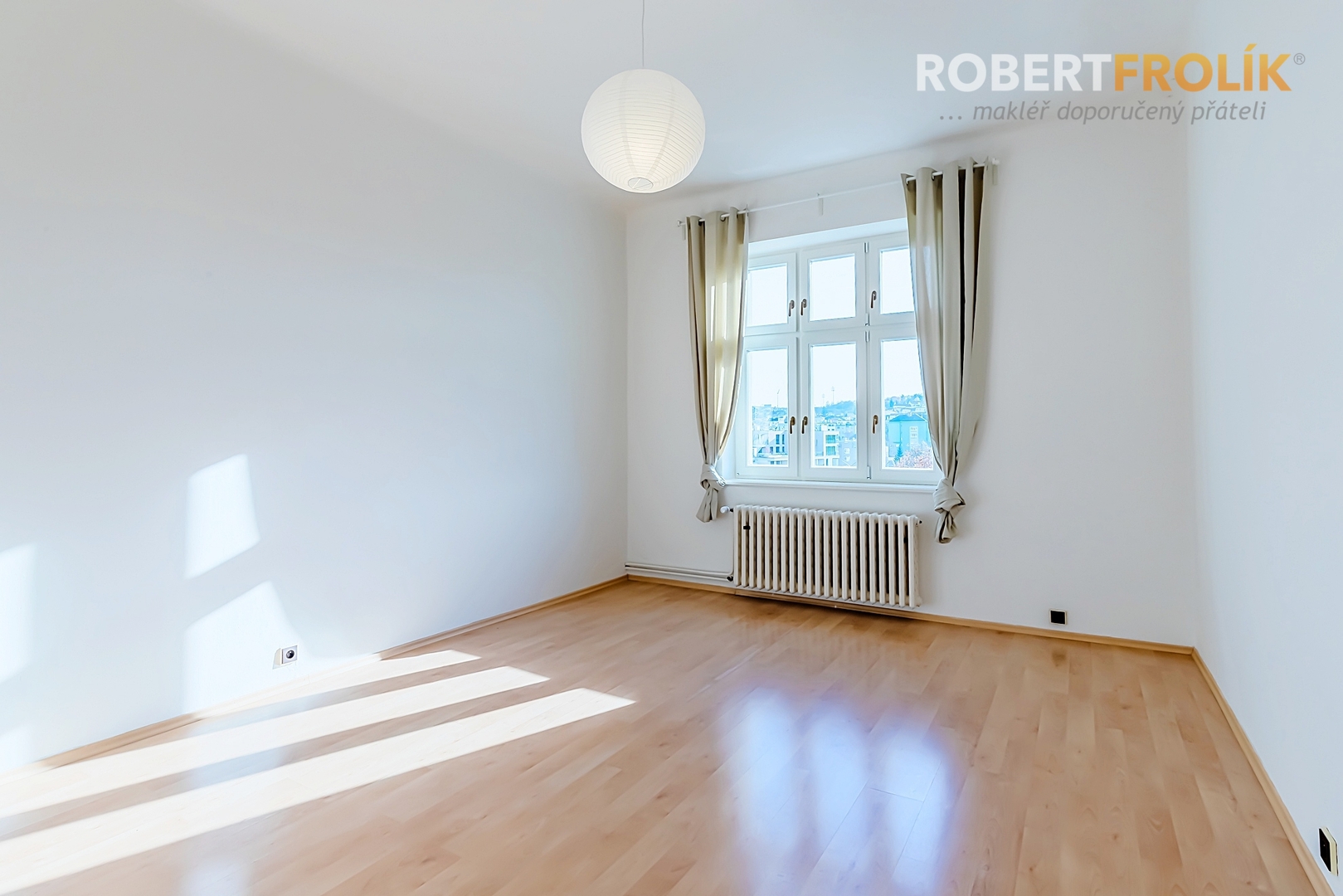 Nezařízený byt 2+1 (3+kk), se sdílenou zahrádkou -