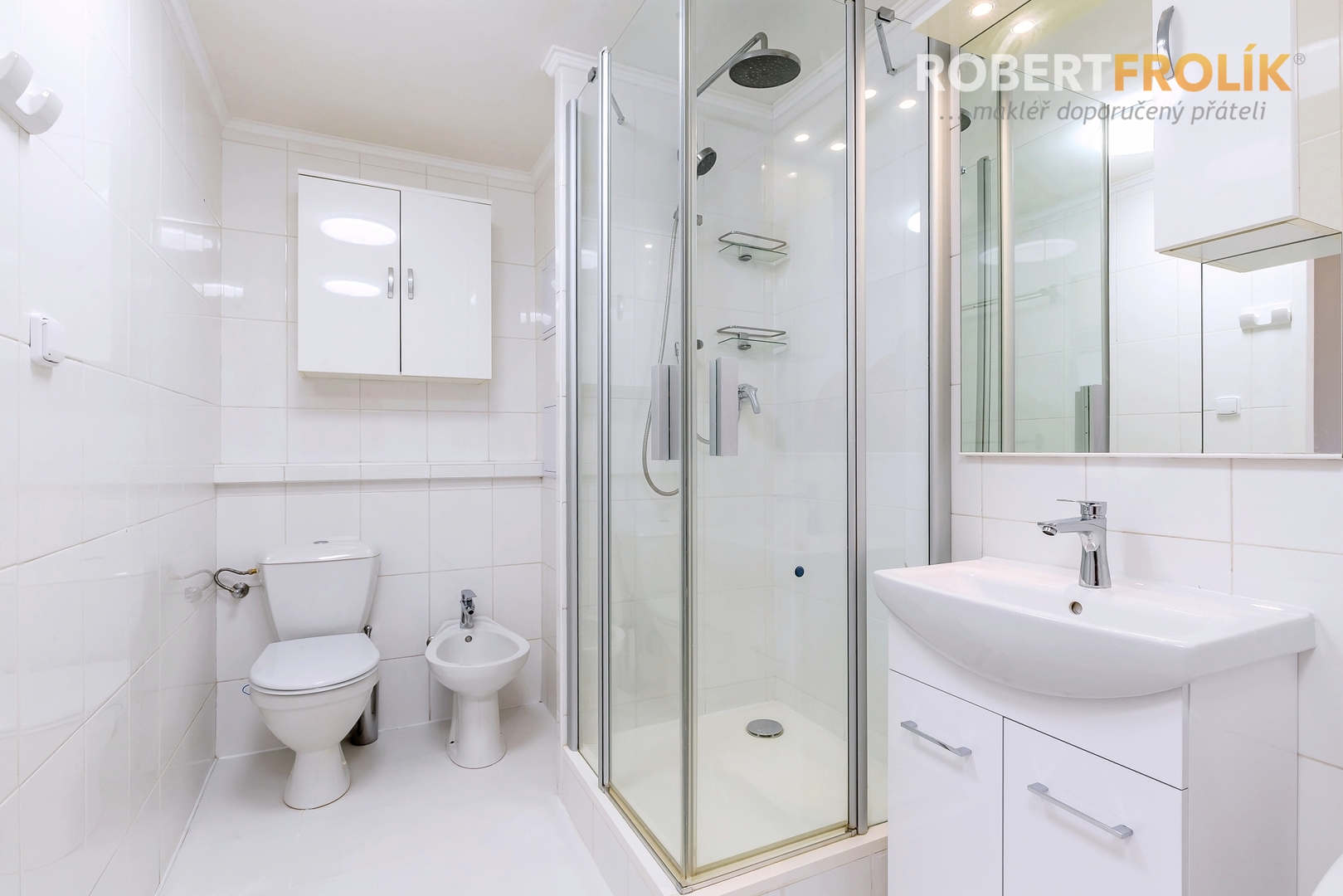 Částečně zrekonstruovaný byt 3+kk s lodžií - Praha