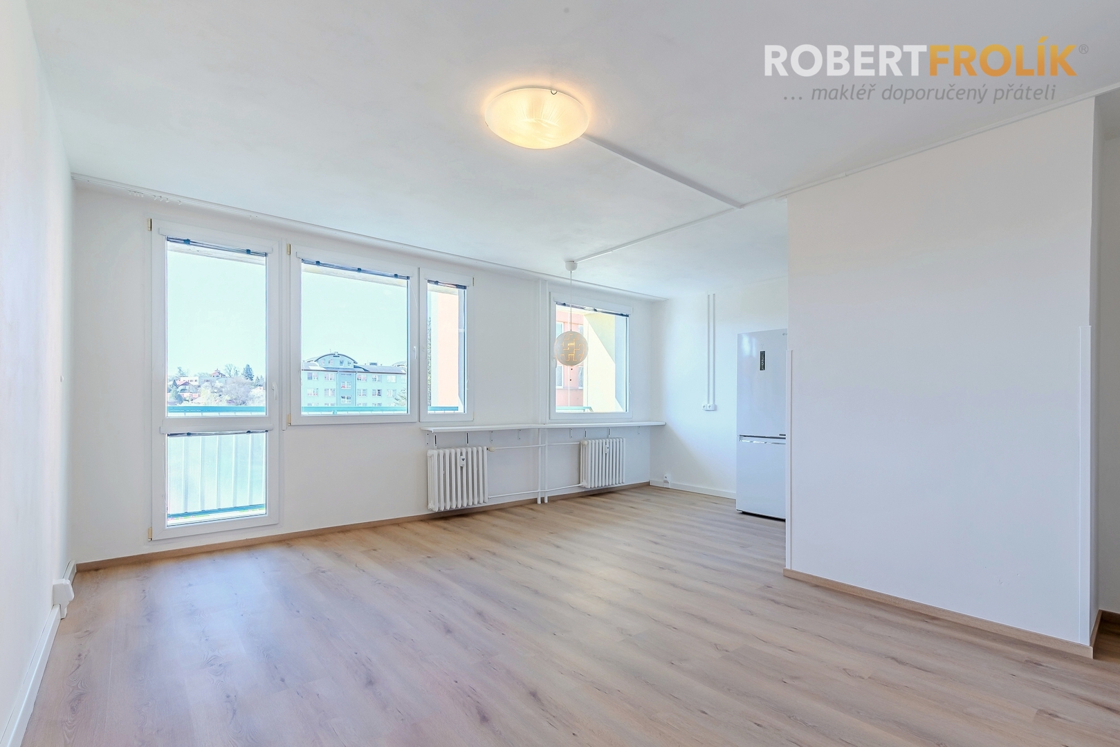 Částečně zrekonstruovaný byt 3+kk s lodžií - Praha