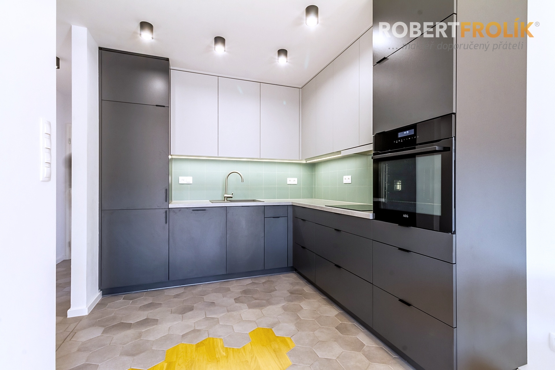 Nezařízený byt 3+kk s lodžií - Praha 6, Na Dlouhém