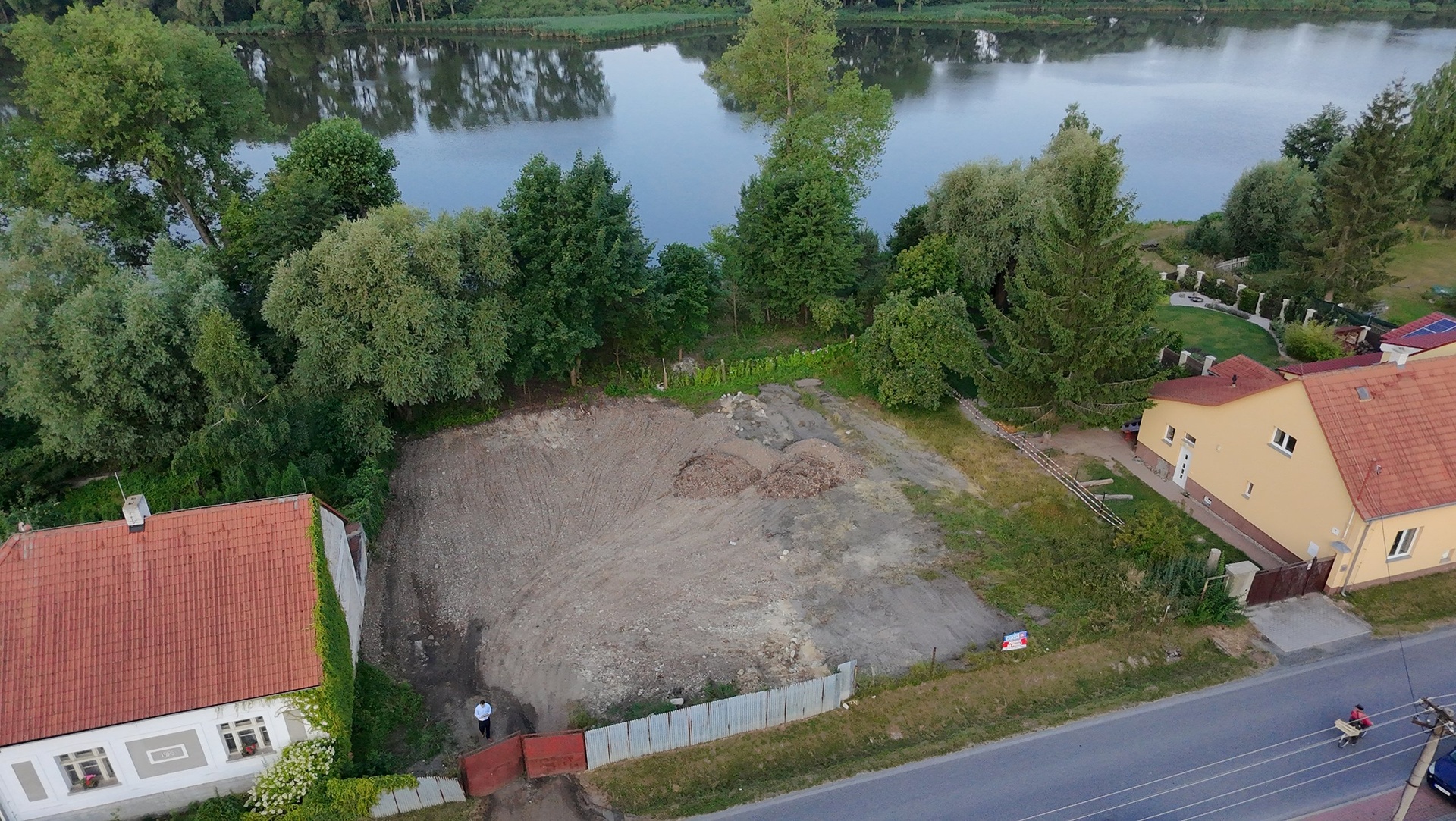 dji_fly_20250715_073628_0024_1752563016790_photo