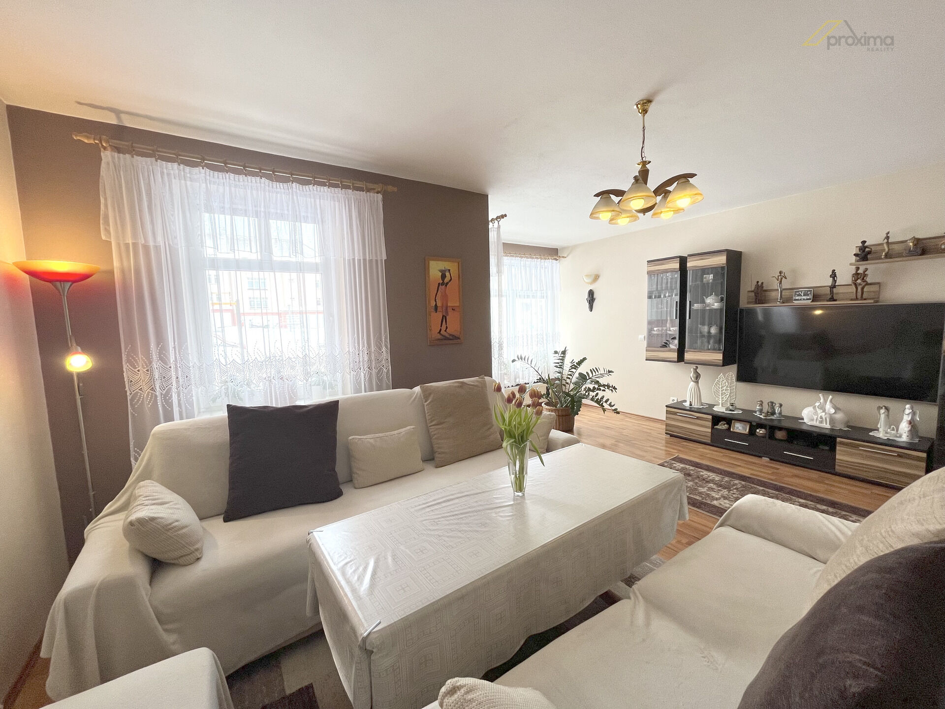 Obývací pokoj s kuchyní a jídelnou