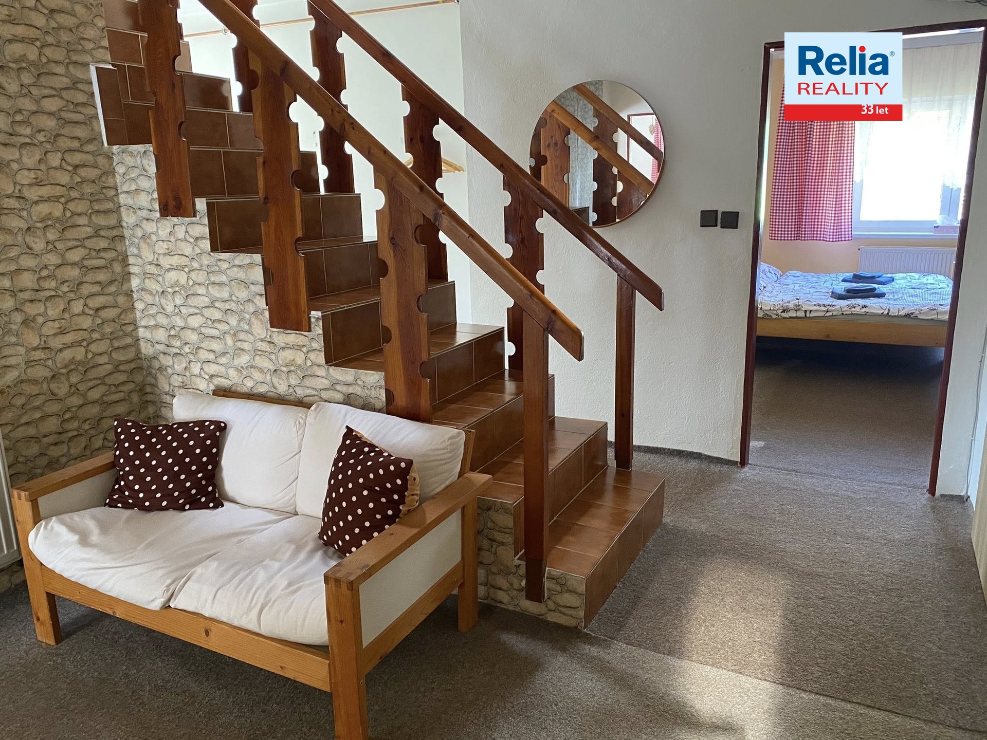 N50682_chodba v patře