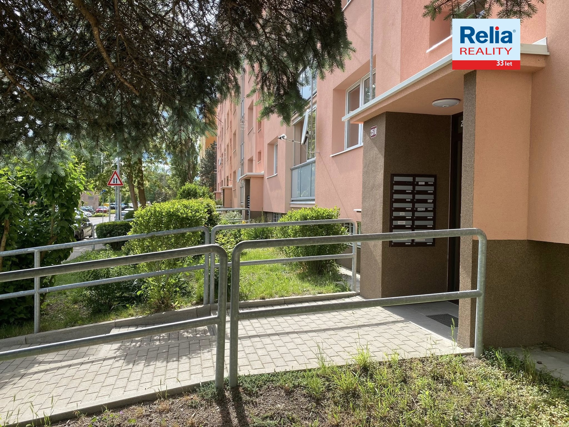 N50665_Vstup do domu