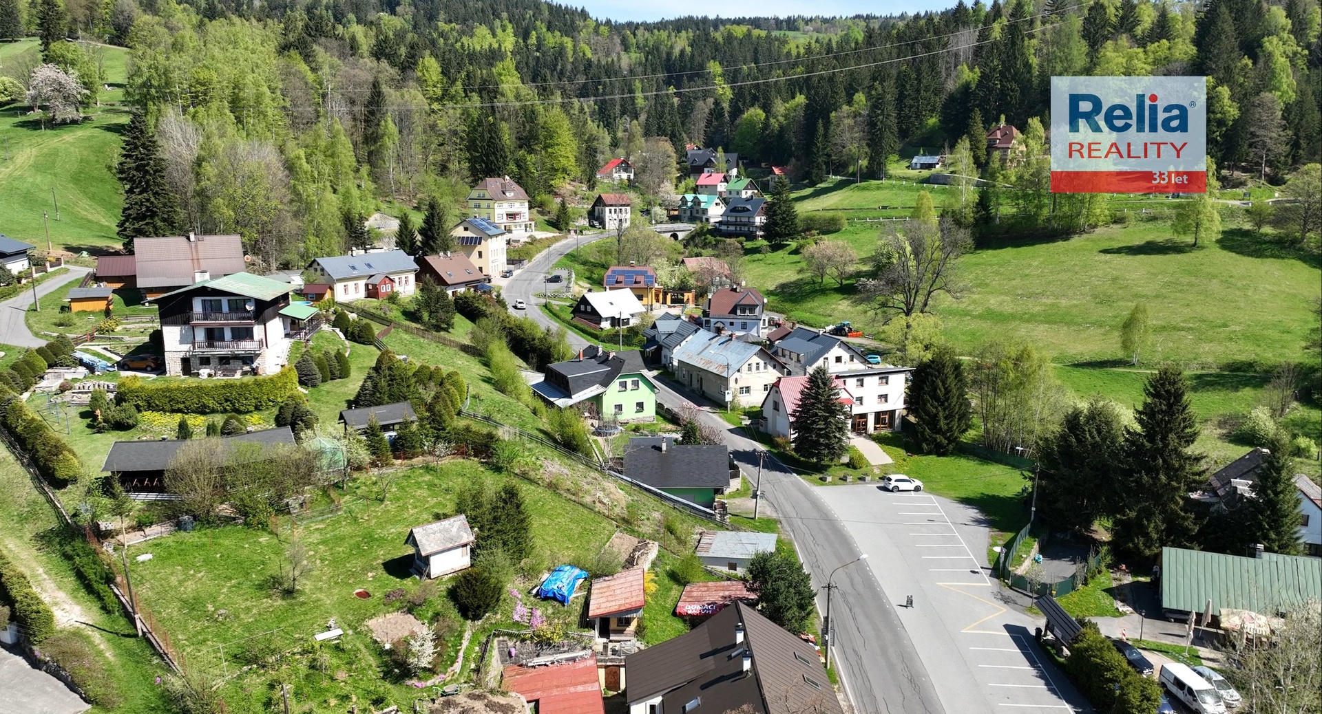 N50682_Pohled na dům a okolí