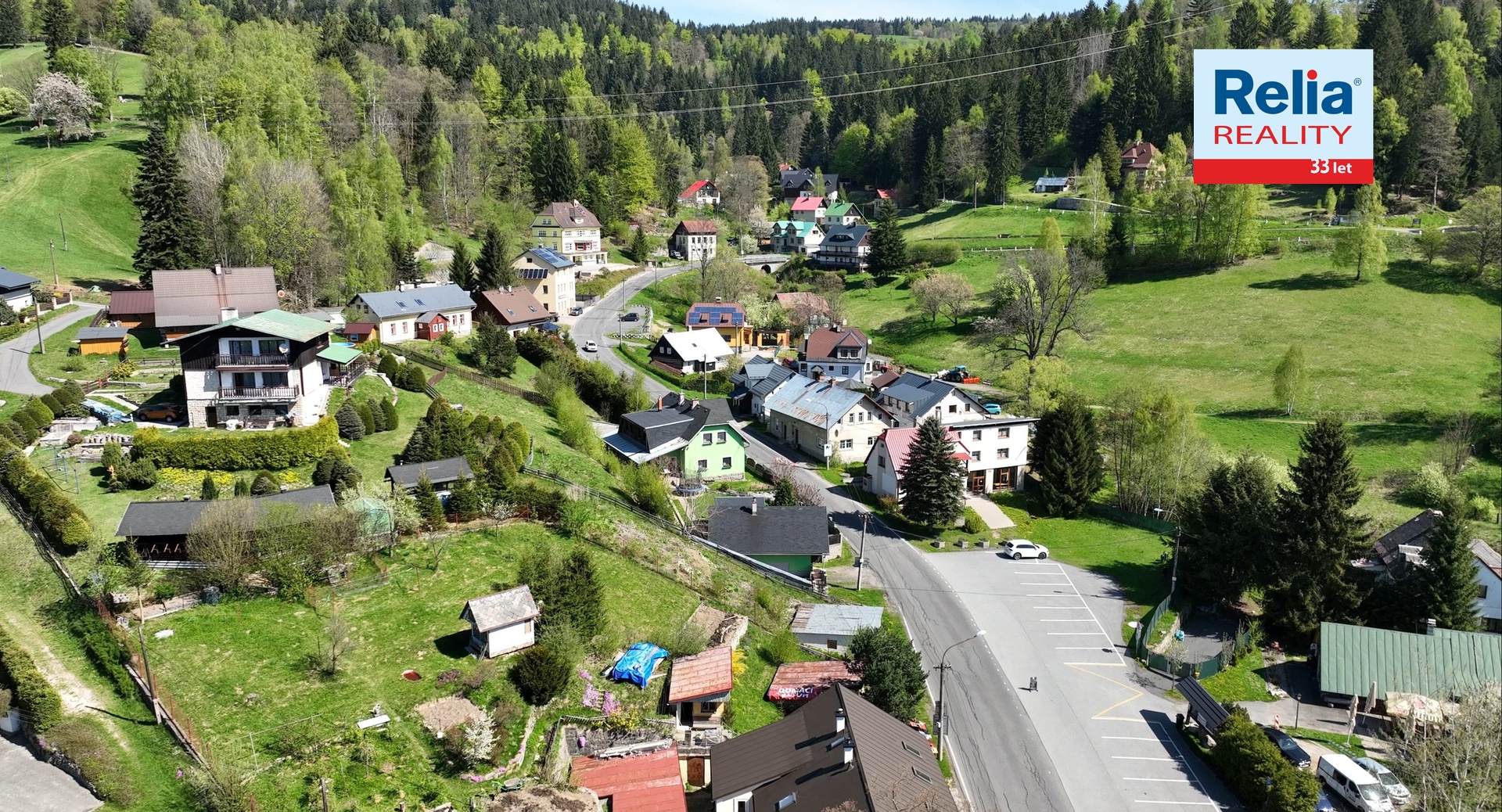 N50682_Pohled na dům a okolí