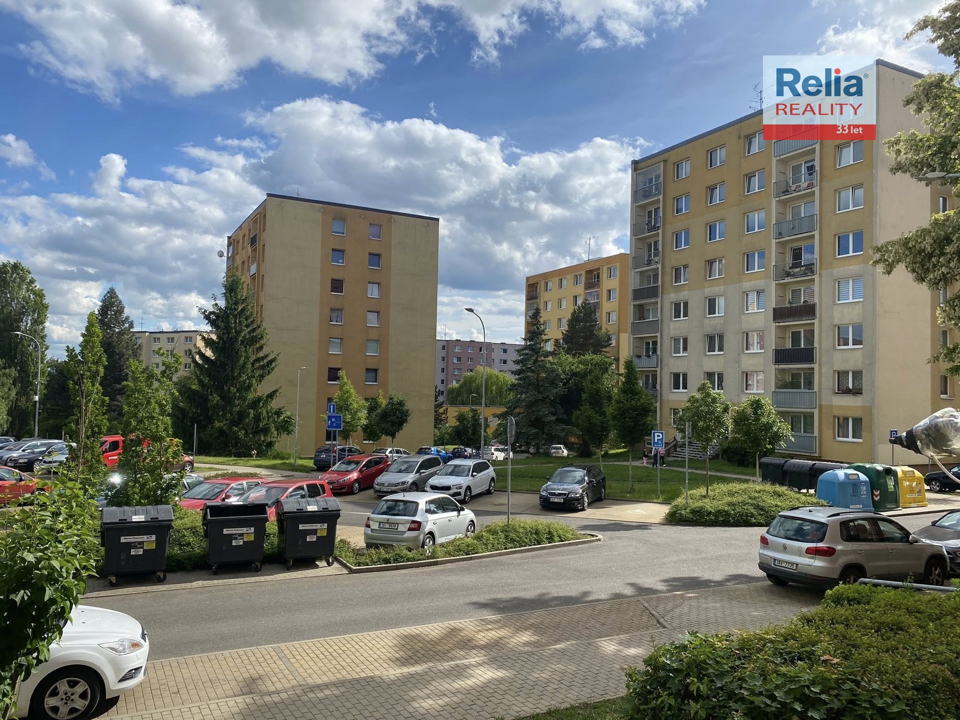 N50665_Před domem_2