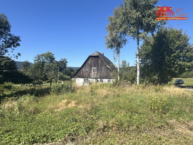 pozemek s chalupou