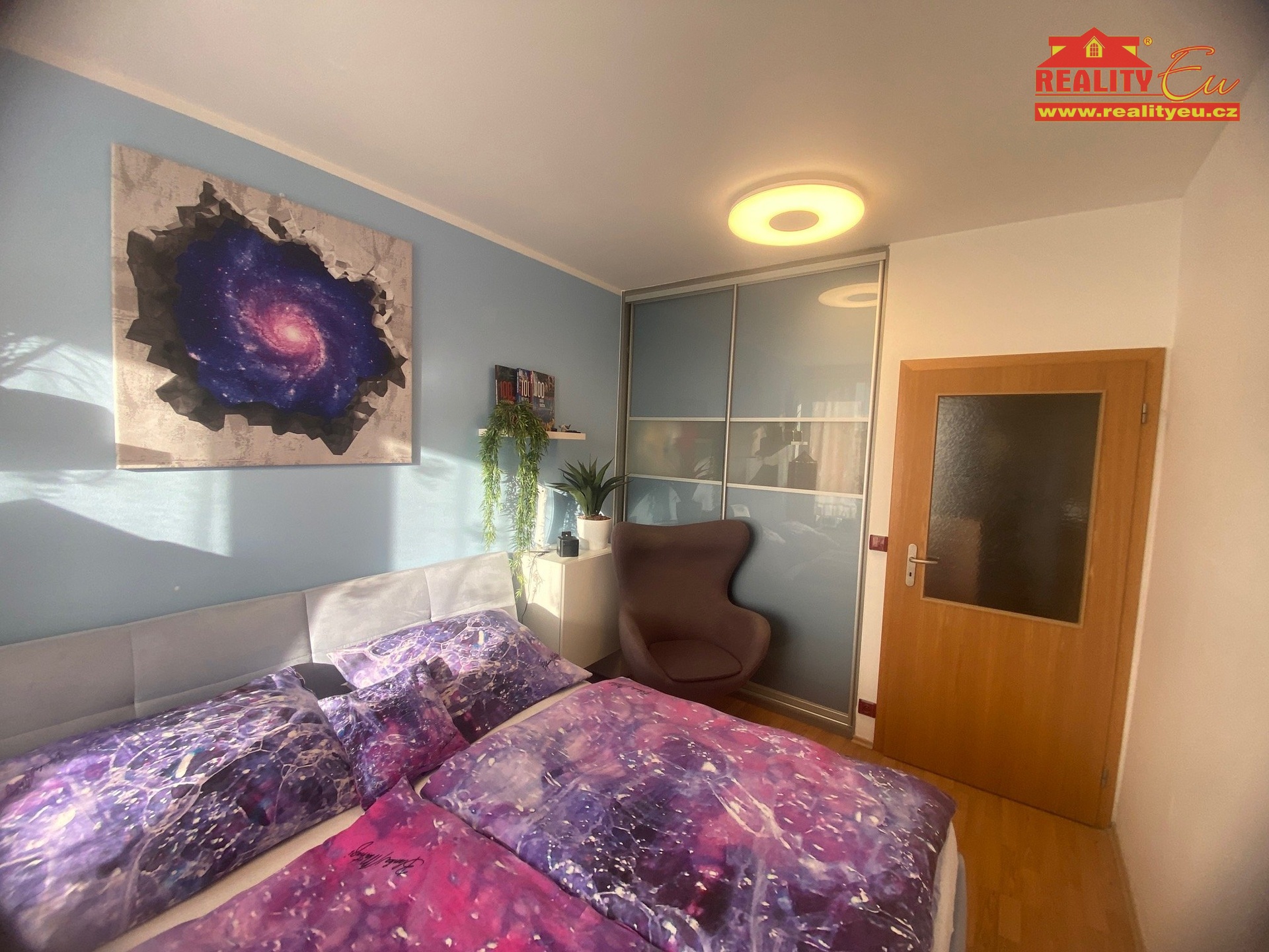 ložnice - vestavné skříně