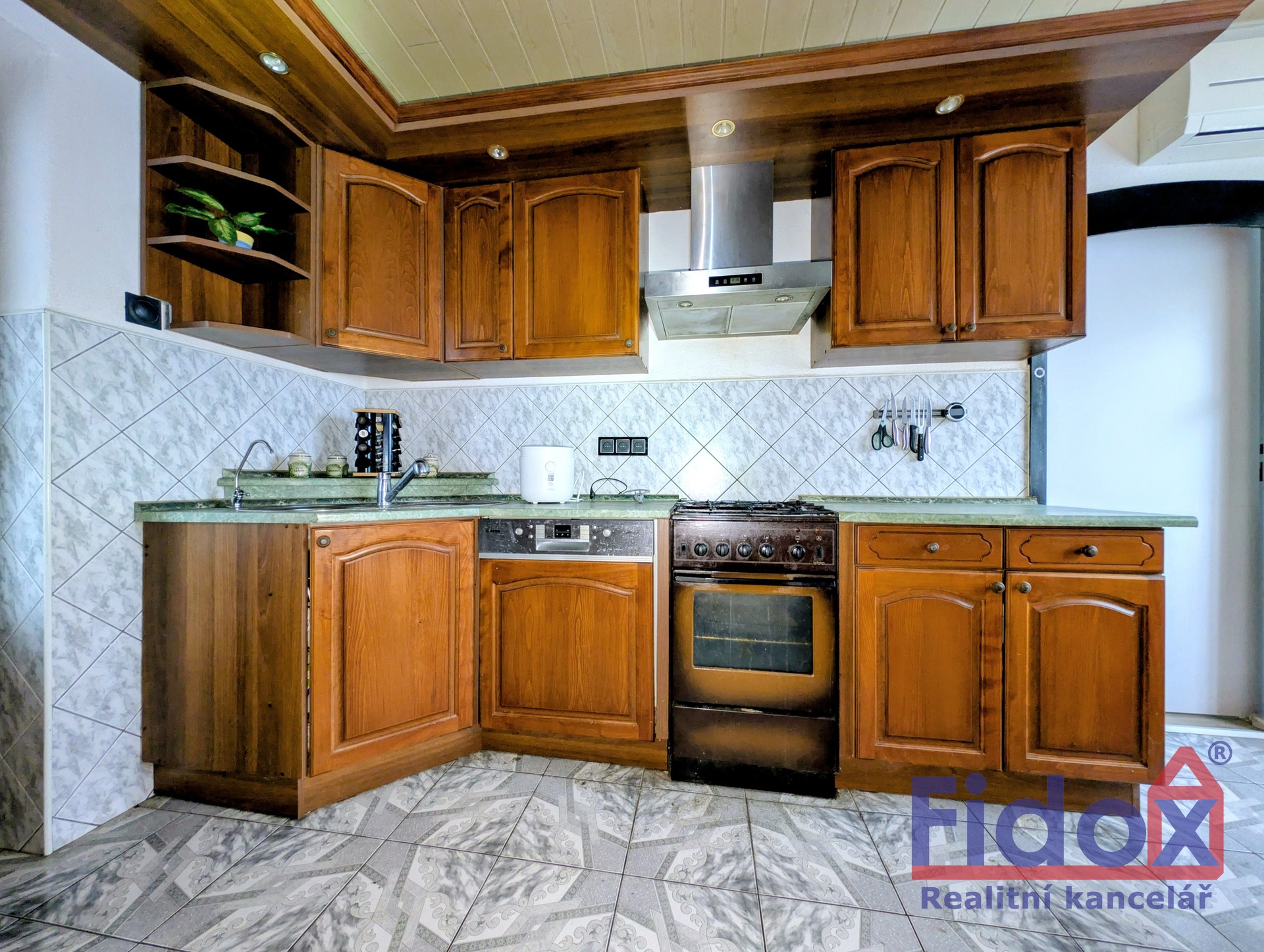 Přízemí kuchyně 2