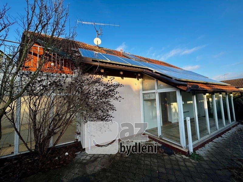 800x800wm1-d475c-rd-s-fotovoltaikou-zahradou-a-kry