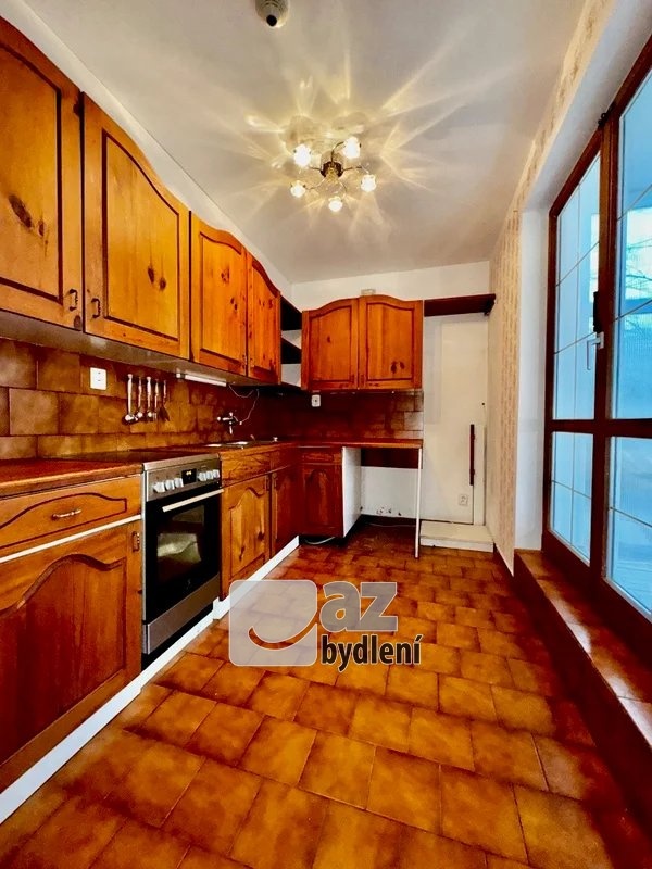 800x800wm1-85a2d-rd-s-fotovoltaikou-zahradou-a-kry