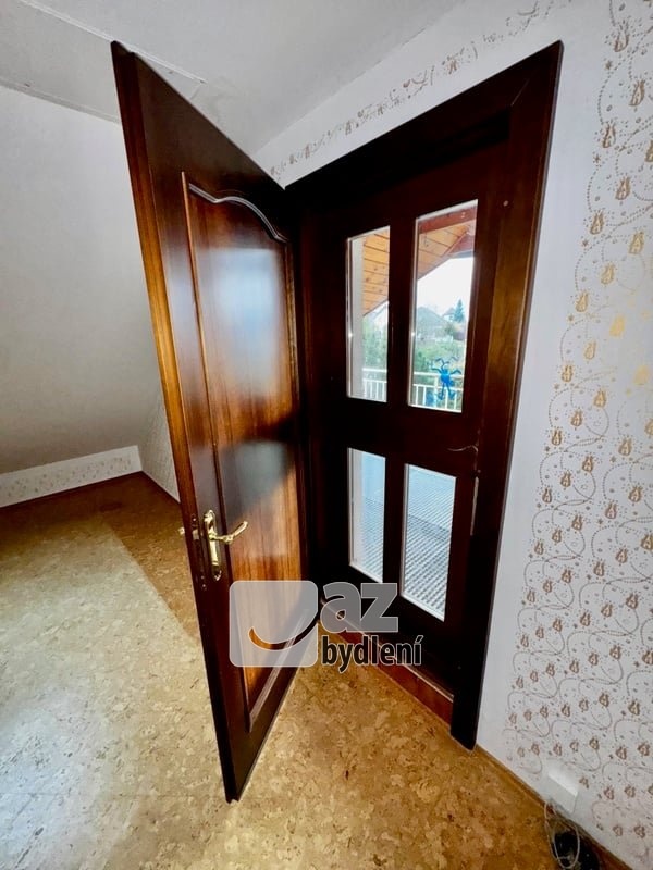 800x800wm1-68ba1-rd-s-fotovoltaikou-zahradou-a-kry