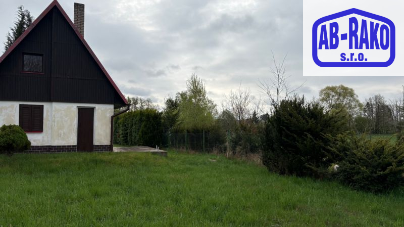 Zděná chata se vééélkou zahradou za Novou Včelnicí