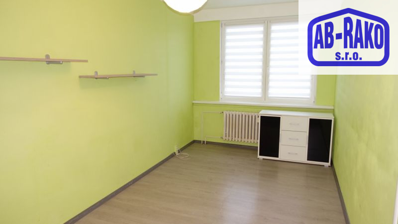 Světlý byt 3+1 na klidném sídlišti N. Bystřice