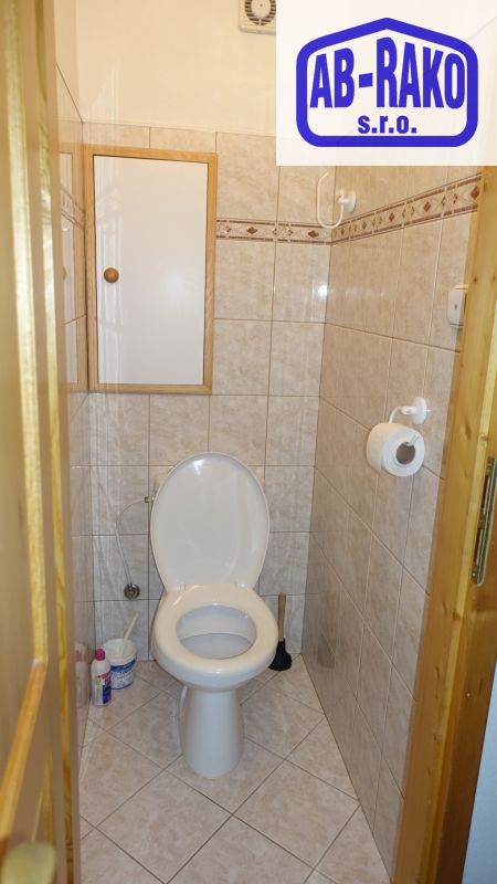 Byt 4+1 s balkonem a garáží ve zděné bytovce v N. Bystřici