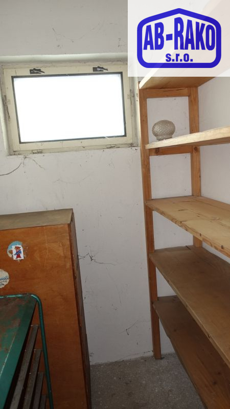 Byt 4+1 s balkonem a garáží ve zděné bytovce v N. Bystřici