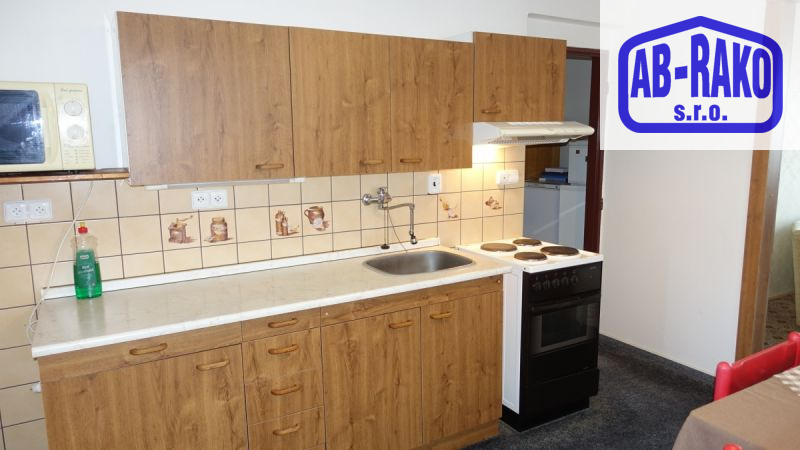 Byt 4+1 s balkonem a garáží ve zděné bytovce v N. Bystřici