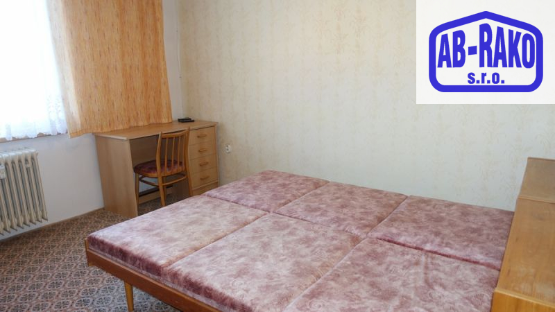 Byt 4+1 s balkonem a garáží ve zděné bytovce v N. Bystřici