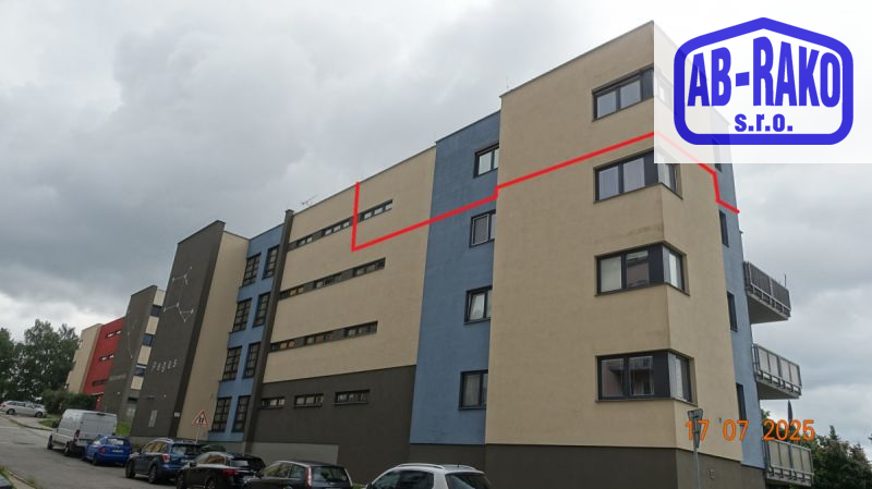JEDINEČNÝ byt s terasou, balkonem a garáží v J. HR