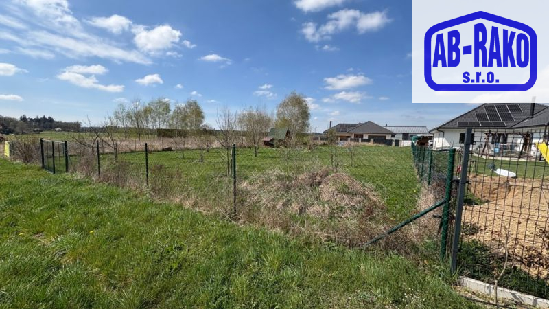 Dokonalý stavební pozemek se sítěmi na dohled J. H