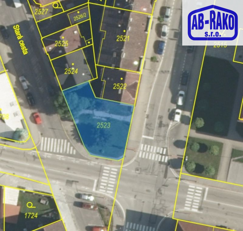 Unikátní pozemek v centru města JH - jen pro odváž