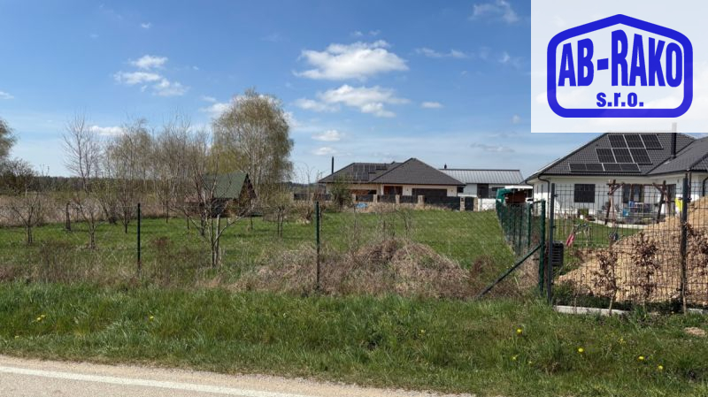 Dokonalý stavební pozemek se sítěmi na dohled J. H