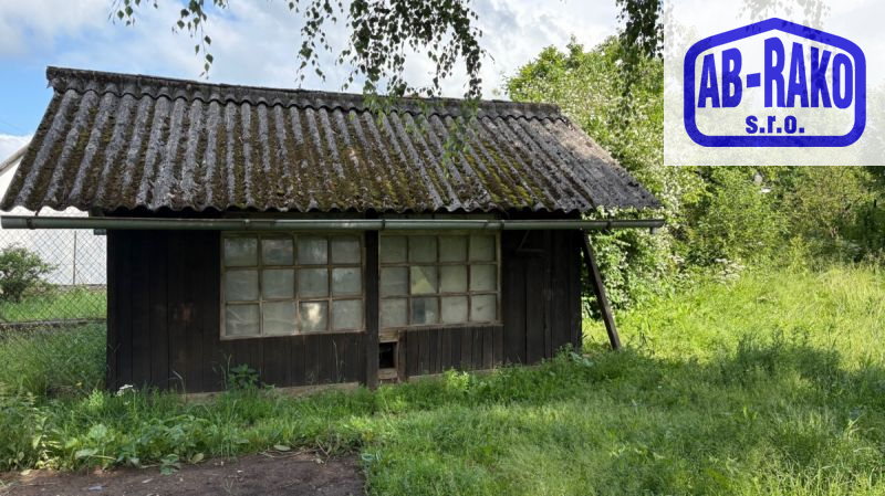 ZASTAVITELNÝ pozemek se zahradou na okraji Kunžaku