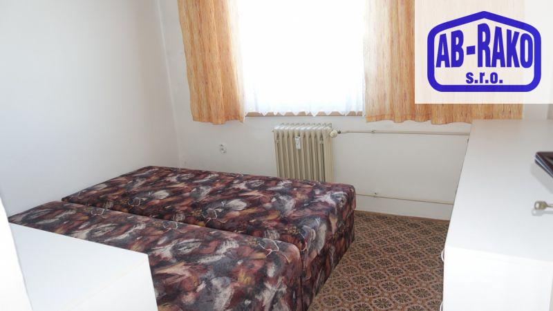 Byt 4+1 s balkonem a garáží ve zděné bytovce v N. Bystřici