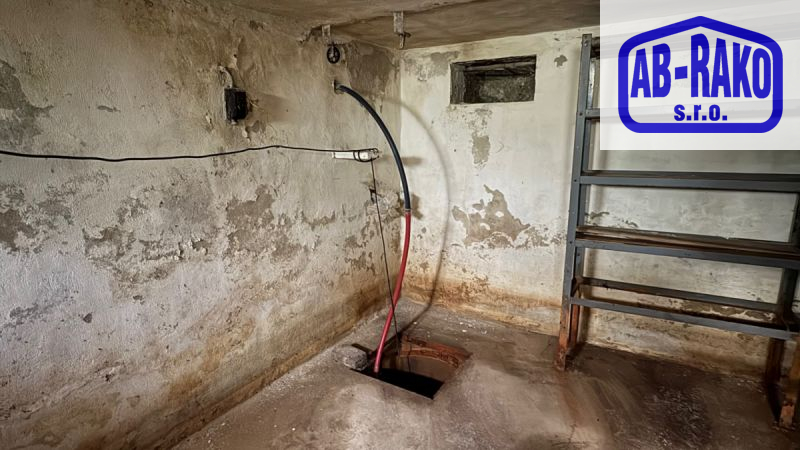Zděná chata se vééélkou zahradou za Novou Včelnicí