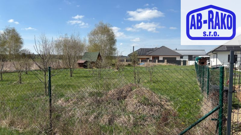 Dokonalý stavební pozemek se sítěmi na dohled J. H