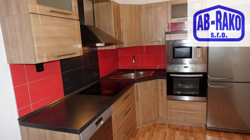 Světlý byt 3+1 na klidném sídlišti N. Bystřice