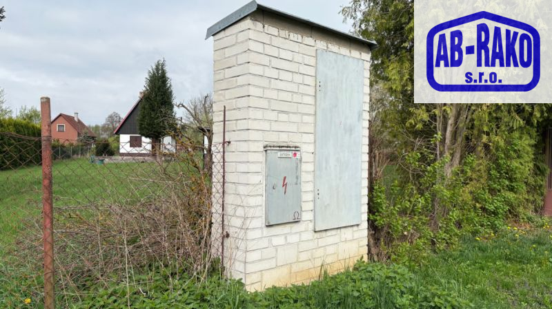Zděná chata se vééélkou zahradou za Novou Včelnicí