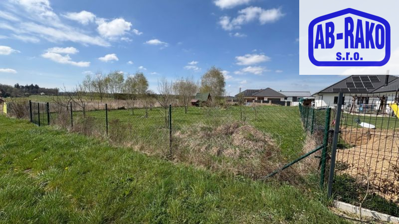 Dokonalý stavební pozemek se sítěmi na dohled J. H